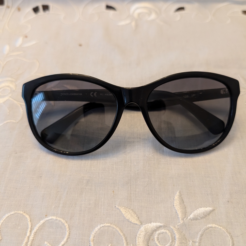 D&G Black Sunglasses Modern Design